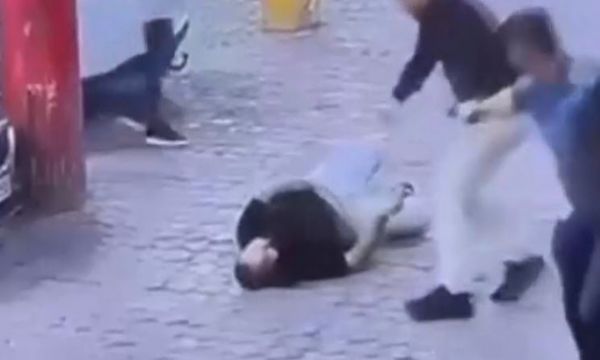 İzmir'deki cinayet anı kamerada!